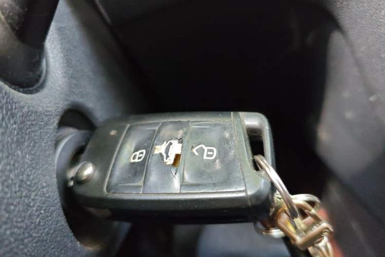 Used Volkswagen Lamando 2015 280TSI Manual Comfort Edition Vehicle Key