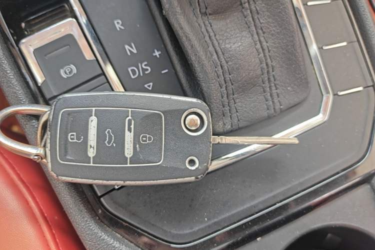 Used Volkswagen Lamando 2015 230TSI DSG Fashion Edition Vehicle Key