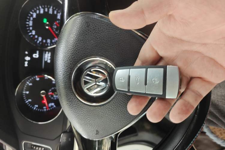 Used Volkswagen Lamando 2015 230TSI DSG Fashion Edition Vehicle Key