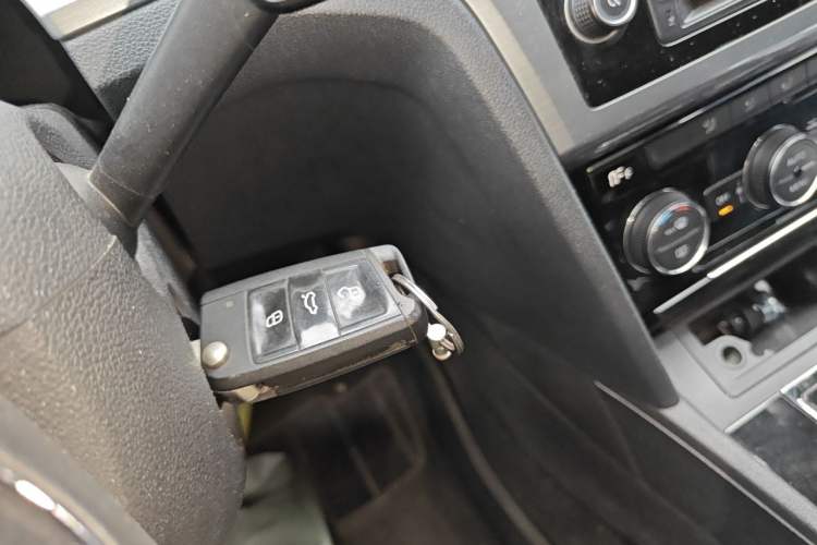 Used Volkswagen Lamando 2015 330TSI DSG Comfort Edition Vehicle Key