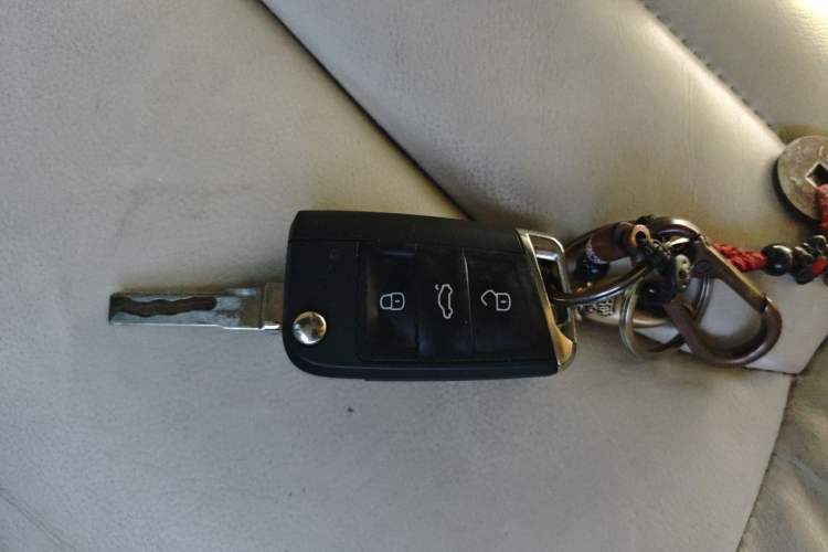 Used Volkswagen Lamando 2015 280TSI Manual Comfort Edition Vehicle Key