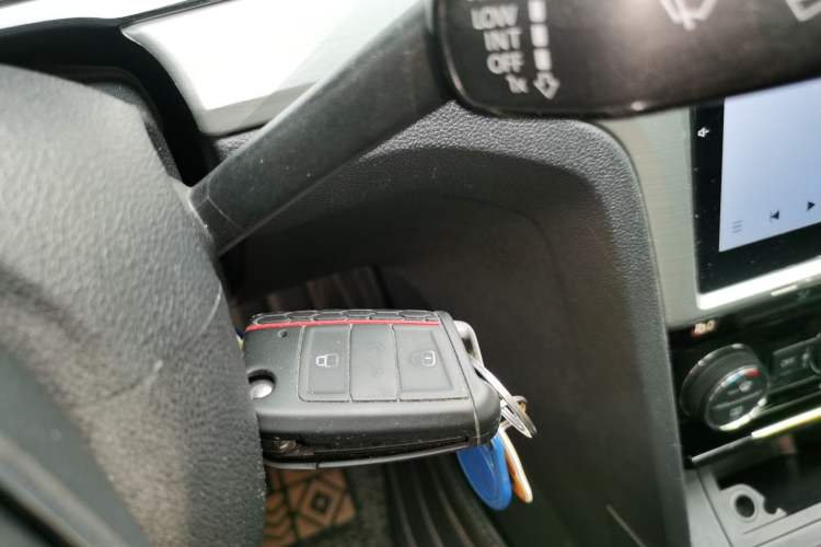 Used Volkswagen Lamando 2015 280TSI DSG Comfort Edition Vehicle Key