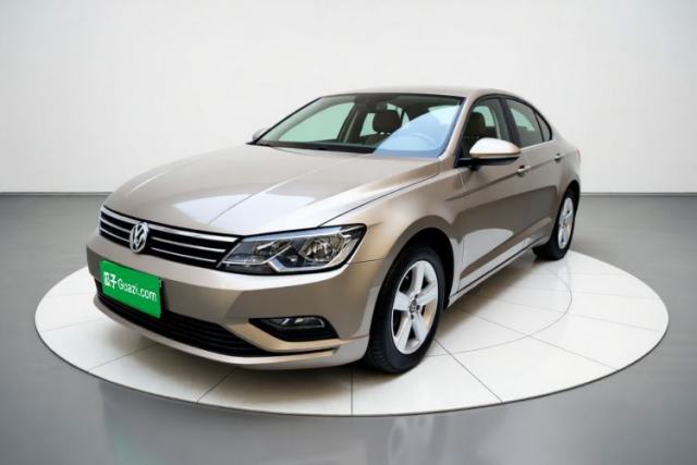 Volkswagen Lamando 2015 230TSI DSG Fashion Edition مستعملة