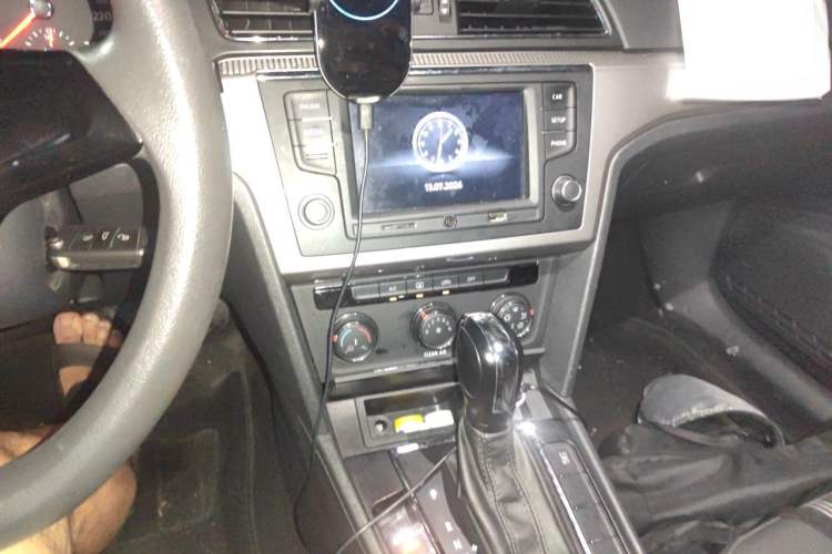 Used Volkswagen Lamando 2015 230TSI DSG Fashion Edition Audio And AC Panel
