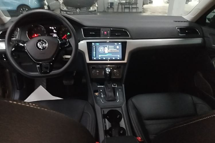 Used Volkswagen Lamando 2015 230TSI DSG Fashion Edition Center Console