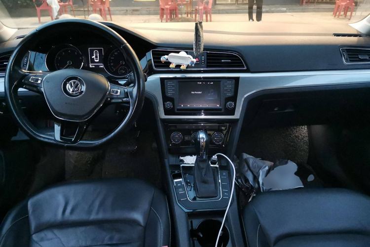 Used Volkswagen Lamando 2015 280TSI DSG Comfort Edition Center Console