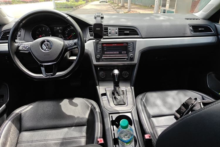 Used Volkswagen Lamando 2015 230TSI DSG Fashion Edition Center Console