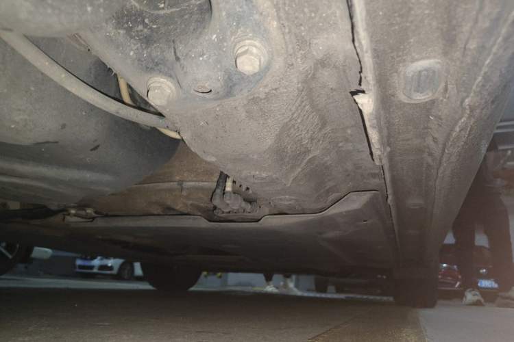 Used Volkswagen Lamando 2015 230TSI Manual Trend Edition Chassis Rear Right