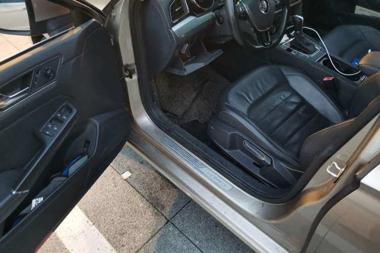 Used Volkswagen Lamando 2015 280TSI DSG Comfort Edition Driver Seat