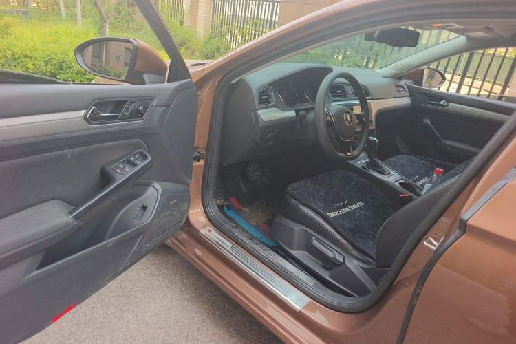 Used Volkswagen Lamando 2015 230TSI DSG Fashion Edition Driver Seat