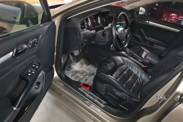 Used Volkswagen Lamando 2015 280TSI DSG Comfort Edition Driver Seat