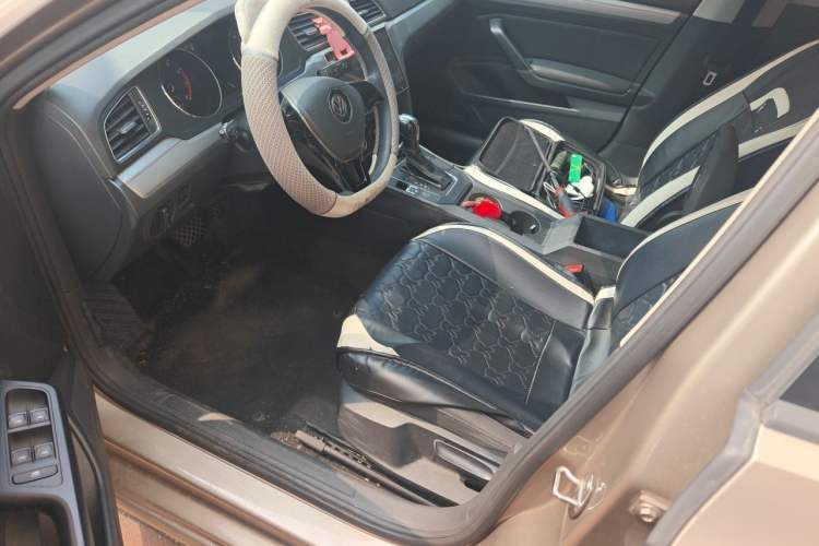Used Volkswagen Lamando 2015 230TSI DSG Fashion Edition Driver Seat