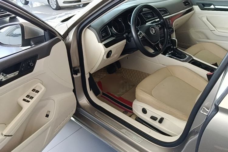 Used Volkswagen Lamando 2015 280TSI DSG Luxury Edition Driver Seat