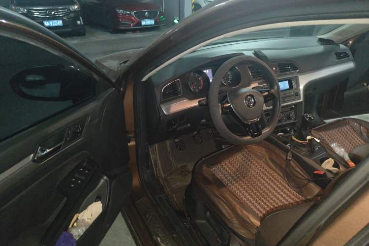Used Volkswagen Lamando 2015 230TSI Manual Trend Edition Driver Seat