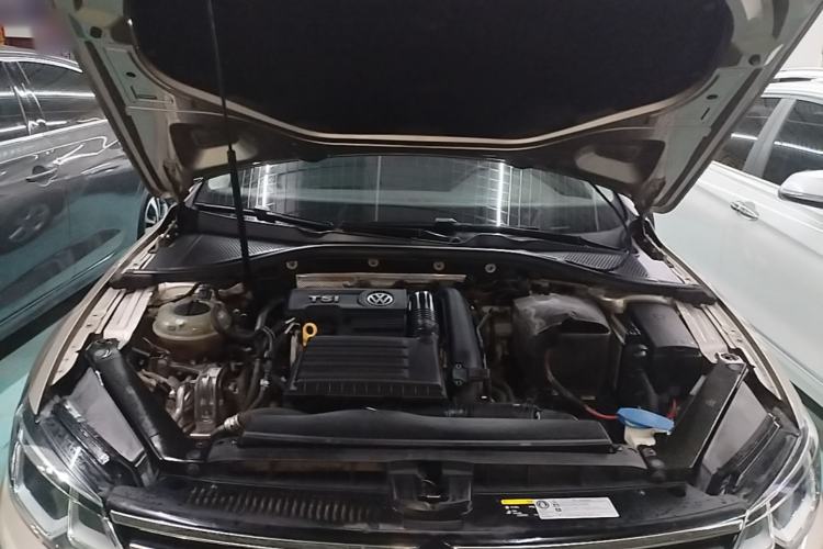 Used Volkswagen Lamando 2015 230TSI DSG Fashion Edition Engine Bay
