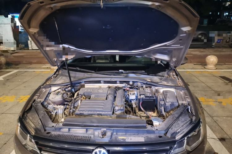 Used Volkswagen Lamando 2015 280TSI DSG Comfort Edition Engine Bay