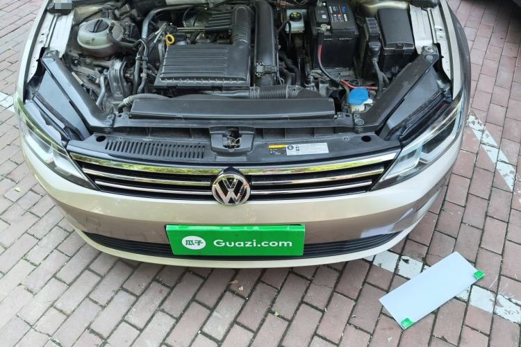 Used Volkswagen Lamando 2015 230TSI DSG Fashion Edition Engine Bay