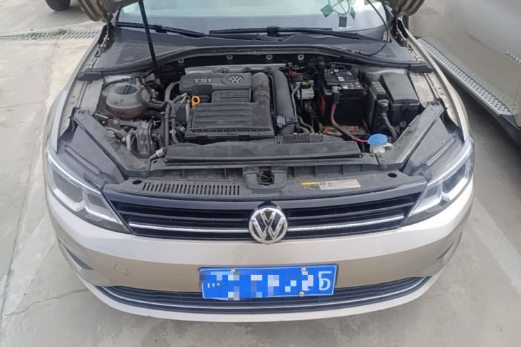 Used Volkswagen Lamando 2015 280TSI DSG Comfort Edition Engine Bay
