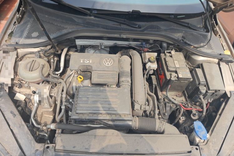 Used Volkswagen Lamando 2015 230TSI DSG Fashion Edition Engine Bay