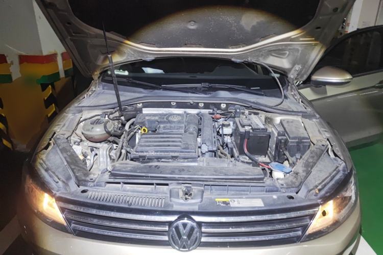 Used Volkswagen Lamando 2015 230TSI DSG Fashion Edition Engine Bay