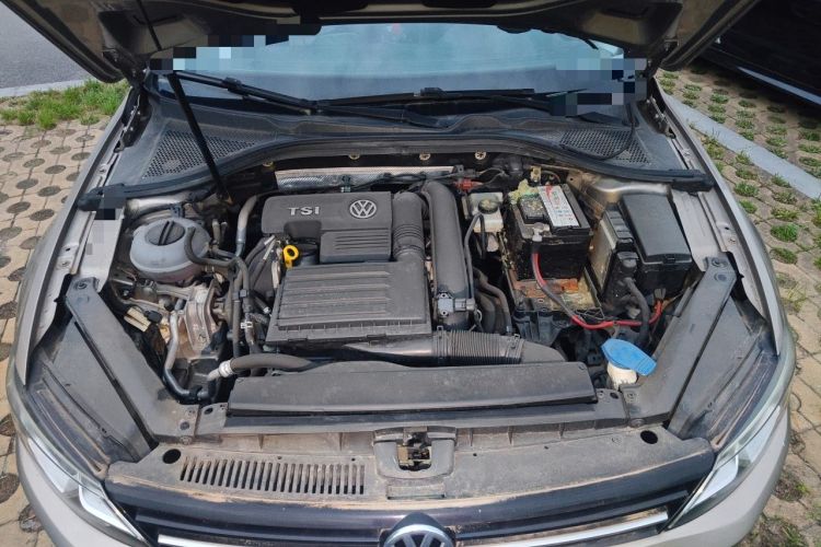 Used Volkswagen Lamando 2015 280TSI Manual Comfort Edition Engine Bay