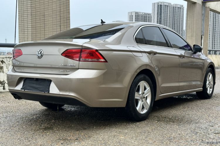 Used Volkswagen Lamando 2015 230TSI DSG Fashion Edition Exterior 3