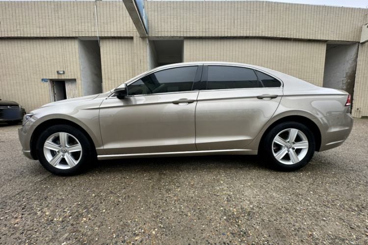 Used Volkswagen Lamando 2015 230TSI DSG Fashion Edition Exterior 4
