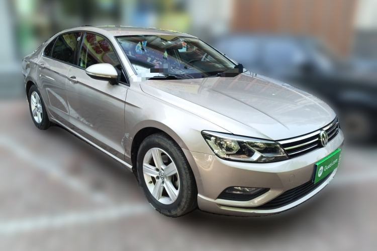 Used Volkswagen Lamando 2015 230TSI DSG Fashion Edition Front Right 45 Deg