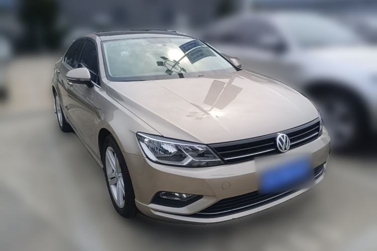 Used Volkswagen Lamando 2015 280TSI DSG Comfort Edition Front Right 45 Deg