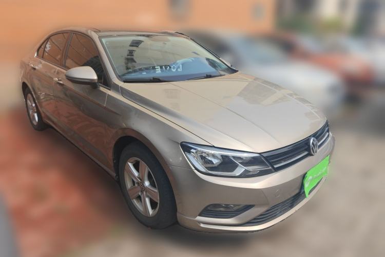 Used Volkswagen Lamando 2015 230TSI DSG Fashion Edition Front Right 45 Deg