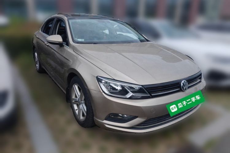 Used Volkswagen Lamando 2015 280TSI Manual Comfort Edition Front Right 45 Deg