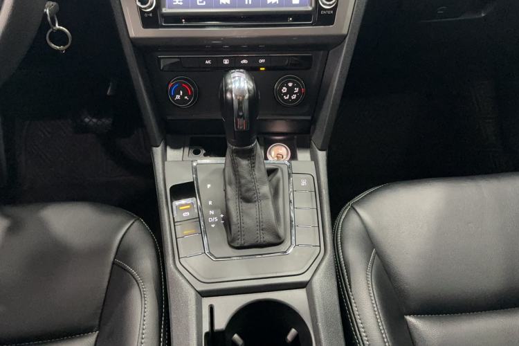 Used Volkswagen Lamando 2015 230TSI DSG Fashion Edition Gear Lever