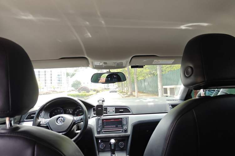 Used Volkswagen Lamando 2015 230TSI DSG Fashion Edition Headliner