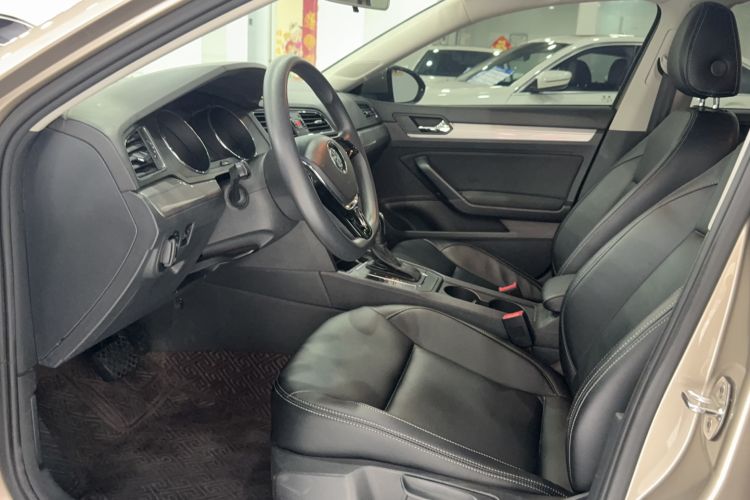 Used Volkswagen Lamando 2015 230TSI DSG Fashion Edition Interior 1