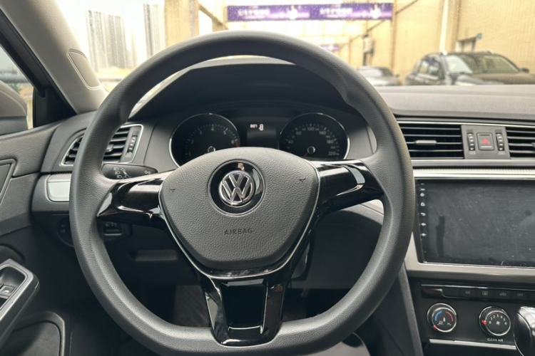 Used Volkswagen Lamando 2015 230TSI DSG Fashion Edition Interior 2
