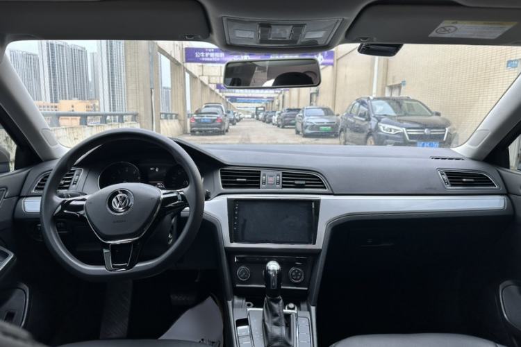 Used Volkswagen Lamando 2015 230TSI DSG Fashion Edition Interior 4