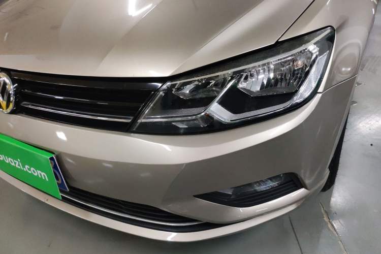 Used Volkswagen Lamando 2015 230TSI Manual Trend Edition Left Front Headlight