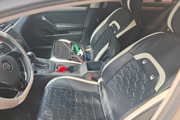 Used Volkswagen Lamando 2015 230TSI DSG Fashion Edition Left Front Seat