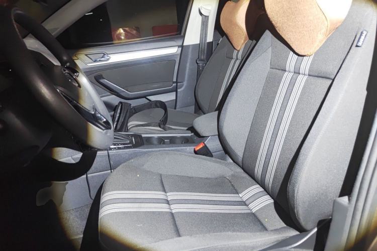 Used Volkswagen Lamando 2015 230TSI DSG Fashion Edition Left Front Seat