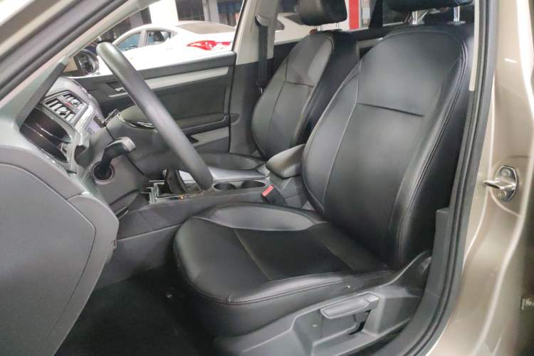 Used Volkswagen Lamando 2015 230TSI Manual Trend Edition Left Front Seat