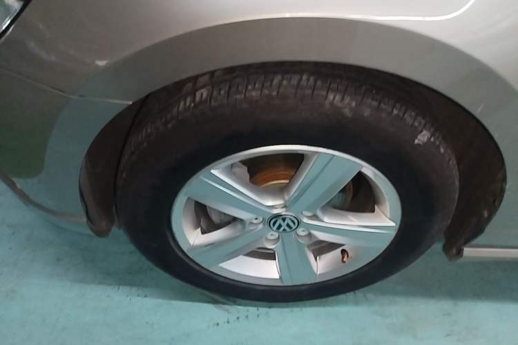 Used Volkswagen Lamando 2015 230TSI DSG Fashion Edition Left Front Wheel Hub