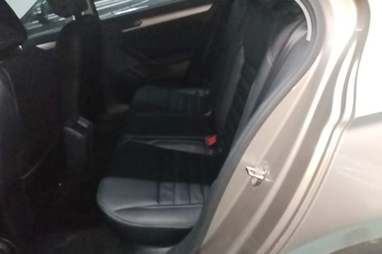 Used Volkswagen Lamando 2015 230TSI DSG Fashion Edition Left Rear Seat