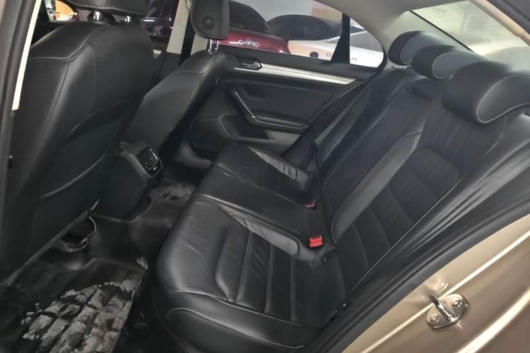 Used Volkswagen Lamando 2015 280TSI DSG Comfort Edition Left Rear Seat