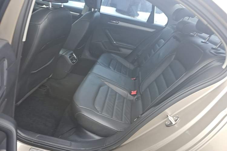 Used Volkswagen Lamando 2015 280TSI Manual Comfort Edition Left Rear Seat