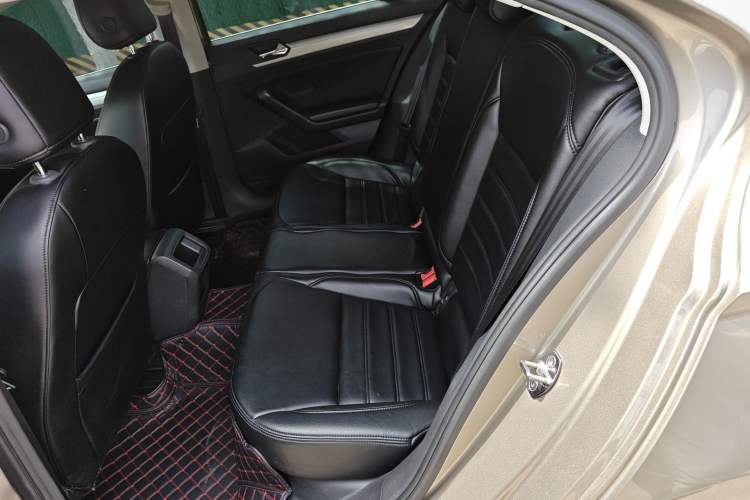 Used Volkswagen Lamando 2015 230TSI DSG Fashion Edition Left Rear Seat