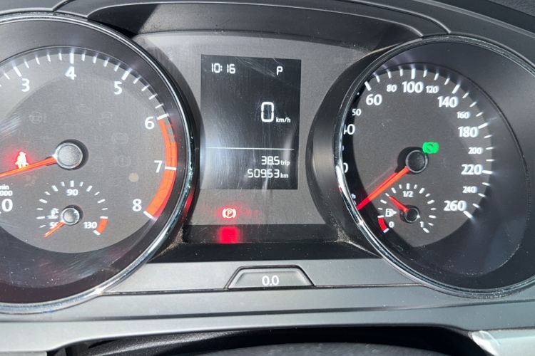 Used Volkswagen Lamando 2015 230TSI DSG Fashion Edition Odometer Close Up