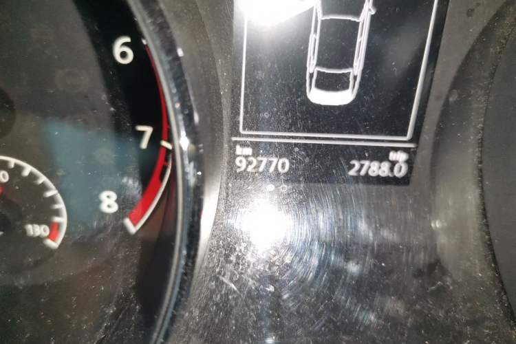 Used Volkswagen Lamando 2015 280TSI DSG Comfort Edition Odometer Close Up
