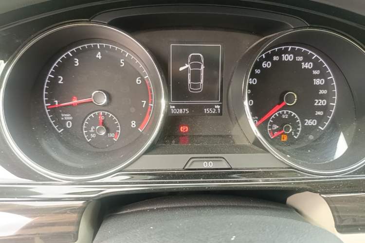 Used Volkswagen Lamando 2015 280TSI DSG Comfort Edition Odometer Close Up