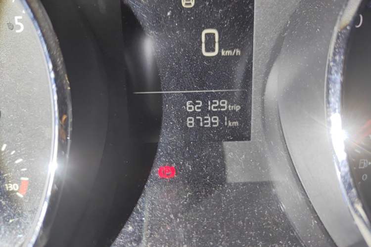 Used Volkswagen Lamando 2015 230TSI DSG Fashion Edition Odometer Close Up