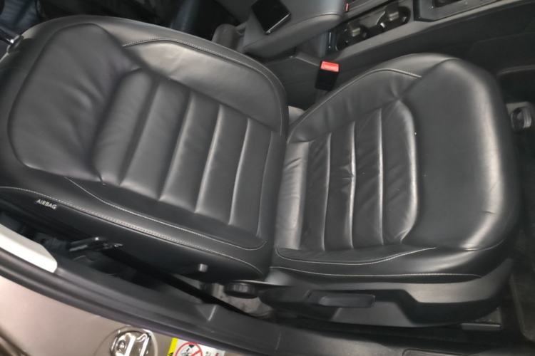 Used Volkswagen Lamando 2015 280TSI DSG Comfort Edition Right Front Seat